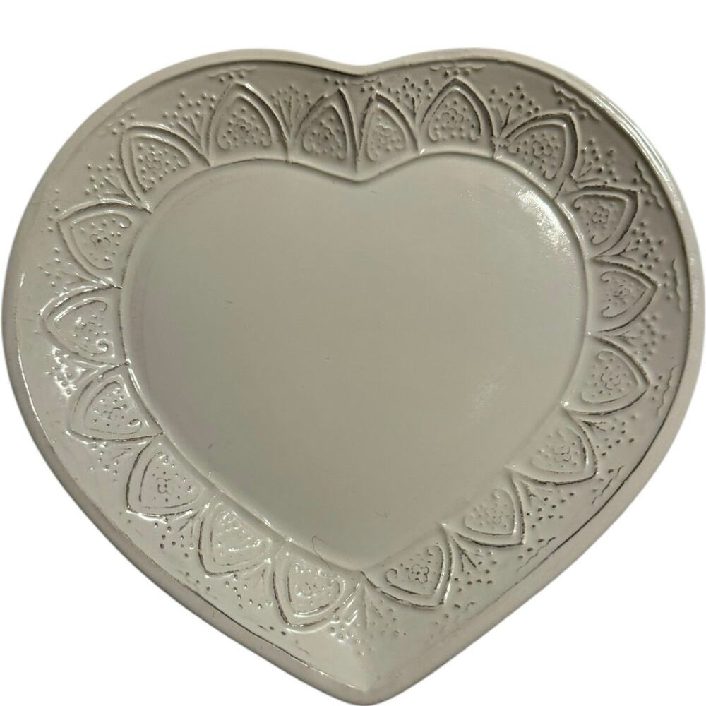 Sweet Ceramics Italy 9” White Heart Embossed Ceramic Plate Replacement Dish